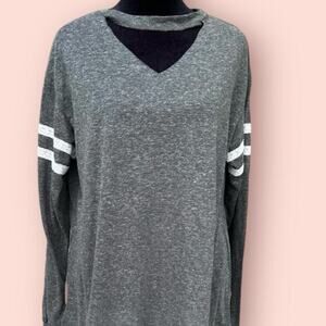 Grace & Emma women’s size S, gray T-shirt, cut out V neck, long sleeve